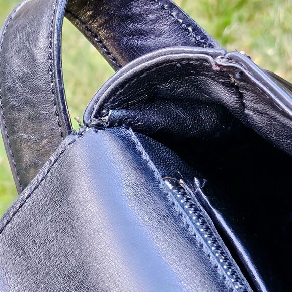 Vintage CELINE Horse Carriage Black Italy Leather Shoulder Bag - Picture 8 of 12